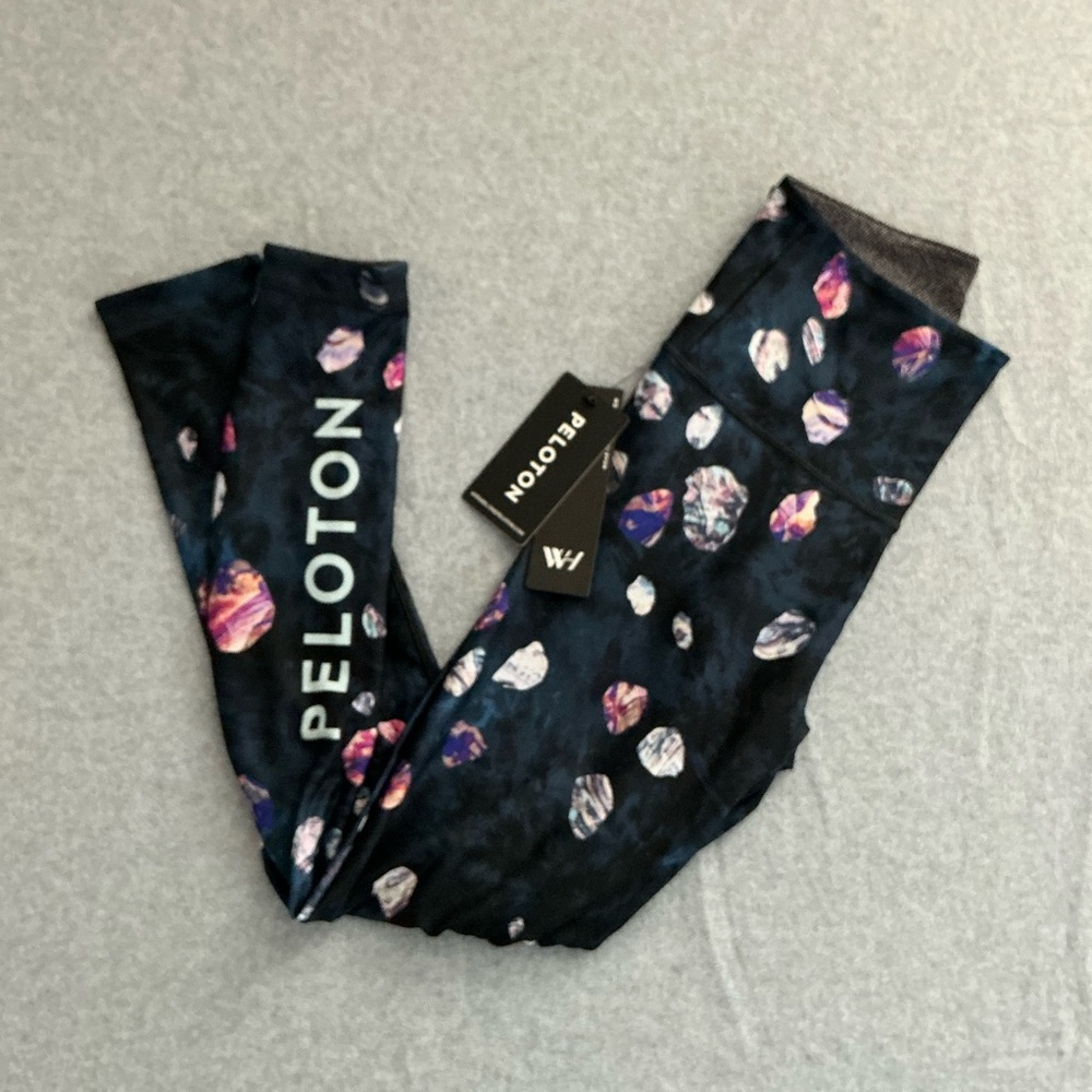 Peloton Printed Leggings - Black and Purple